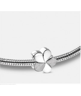 Breloque: Fleur- Plaqué Rhodium Deux Tons