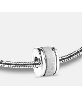 Breloque: Omega - Plaqué Rhodium Deux Tons